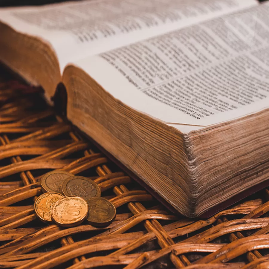 O Que a Bíblia Ensina Sobre a Igreja e seu Dinheiro?